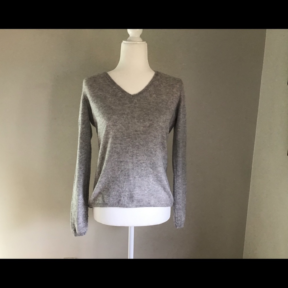 Tweeds Womens Cashmere Gray Medium V-Neck Sweater